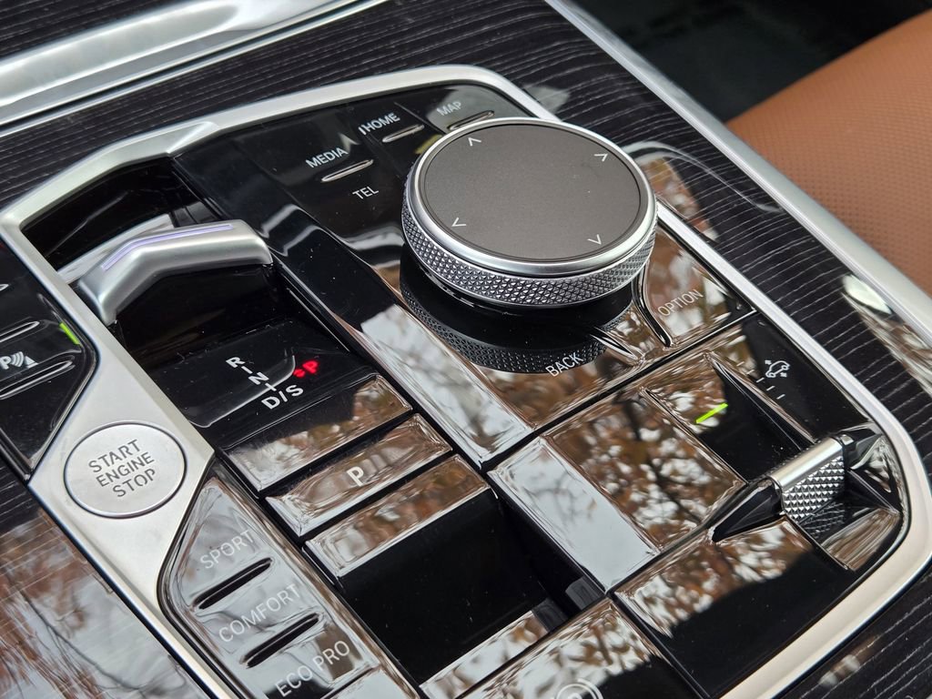 New 2026 BMW X7 M60i image 23