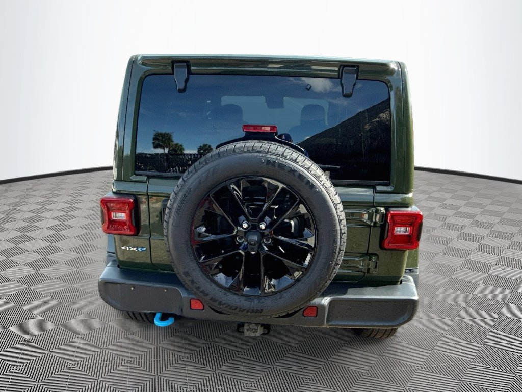 Used 2024 Jeep Wrangler Unlimited Sahara AWD/4WD image 7