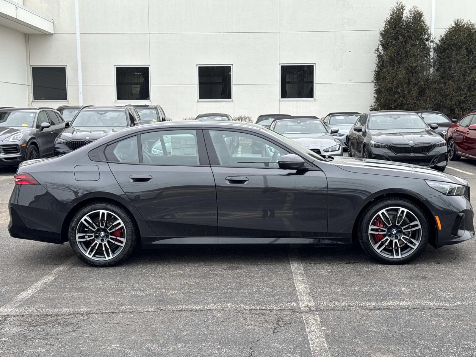 New 2026 BMW 530i xDrive w/ M Sport Package AWD/4WD image 4