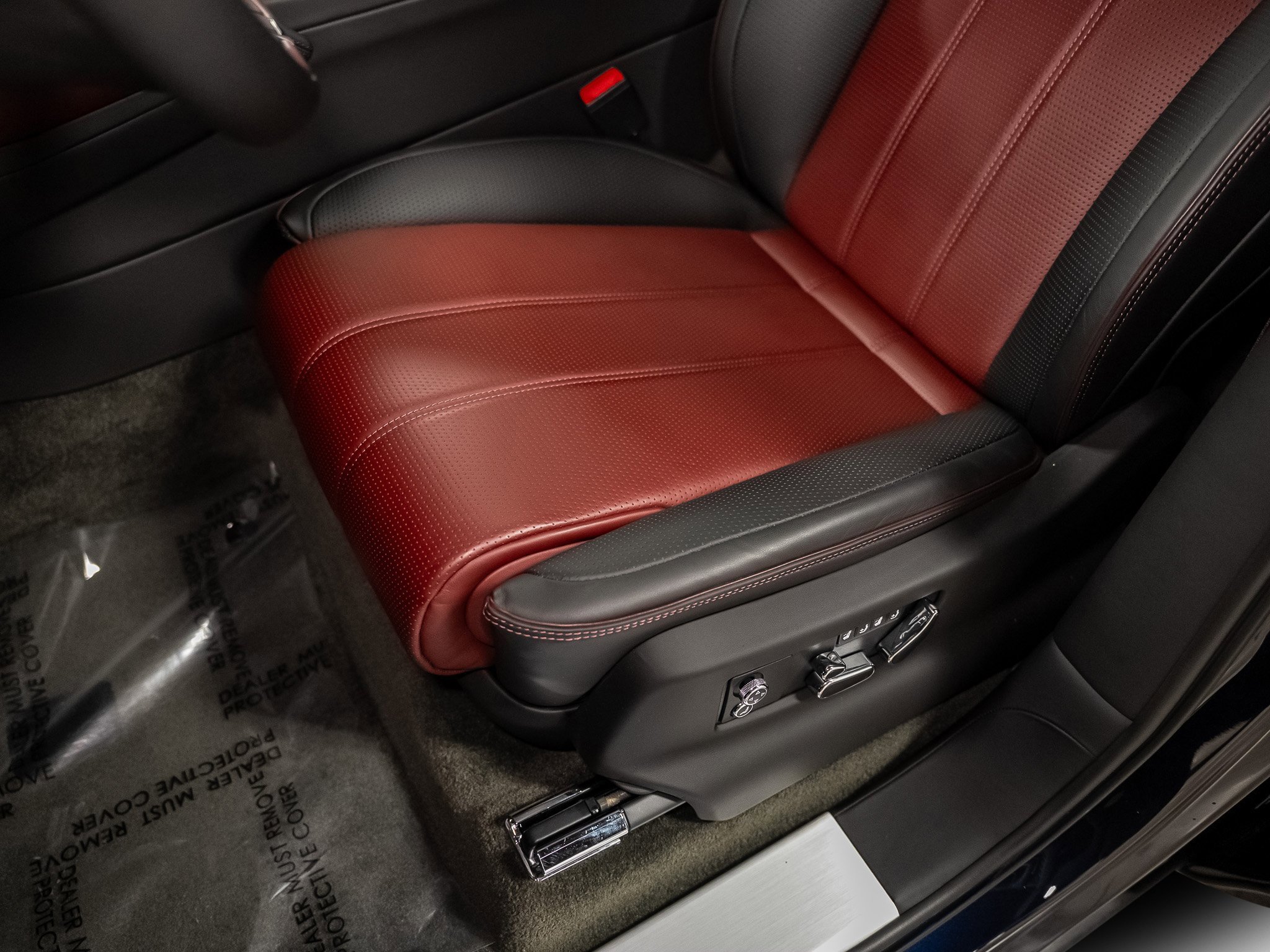 Used 2022 Bentley Bentayga image 33