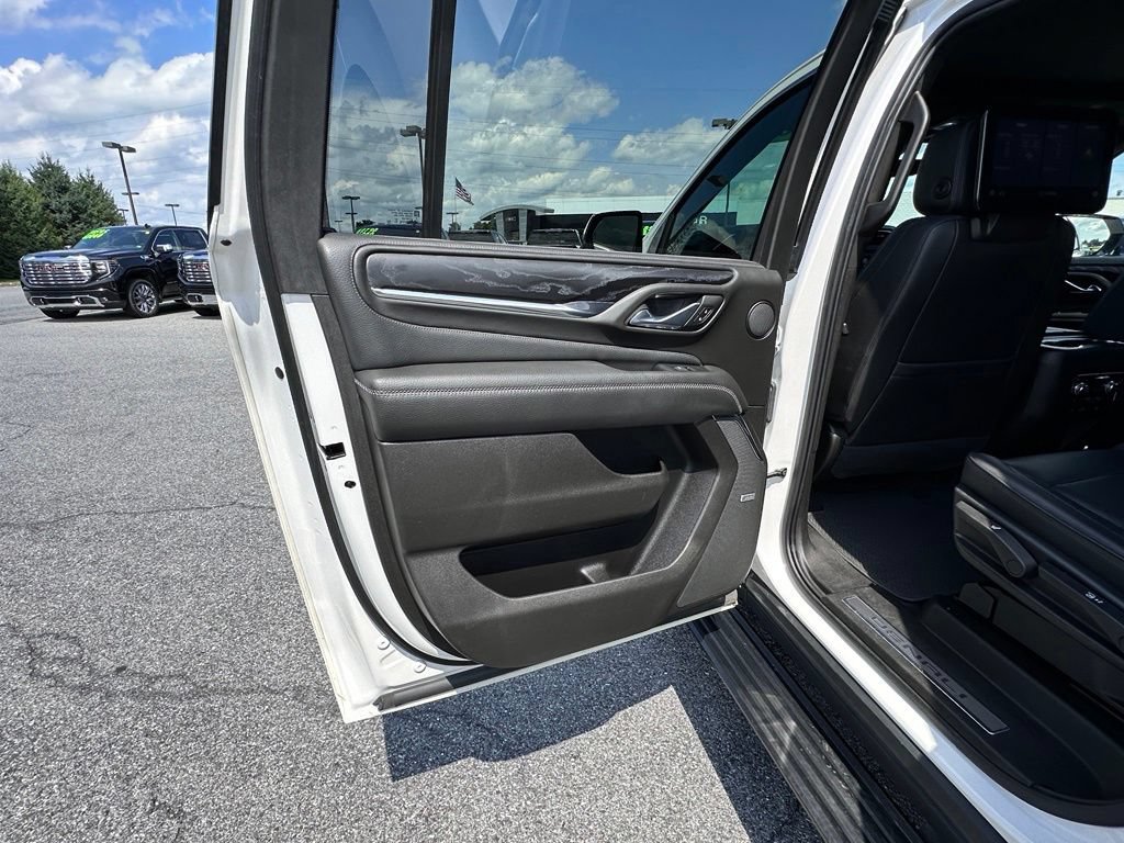 Certified 2021 GMC Yukon XL Denali w/ Denali Ultimate Package AWD/4WD image 31