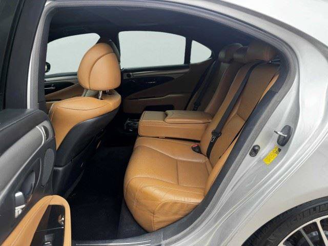 Used 2014 Lexus LS 460 w/ F Sport Package RWD image 39