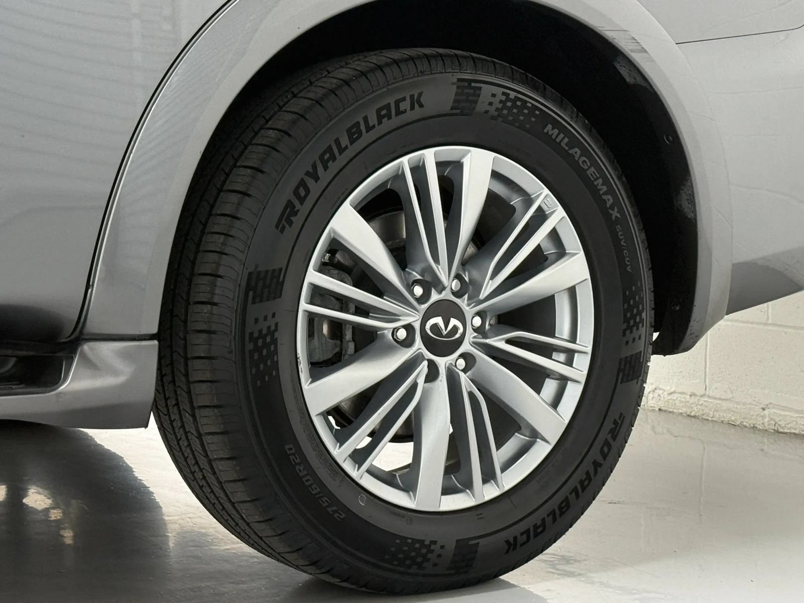 Used 2019 INFINITI QX80 Luxe w/ Proassist Package AWD/4WD image 40