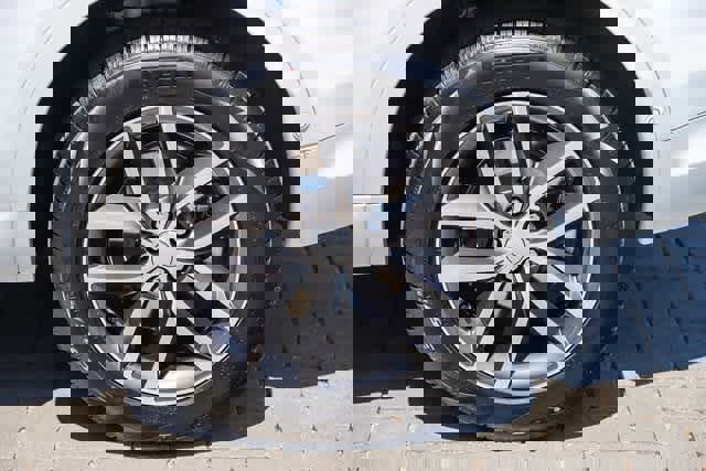 New 2024 Land Rover Discovery Sport S image 11