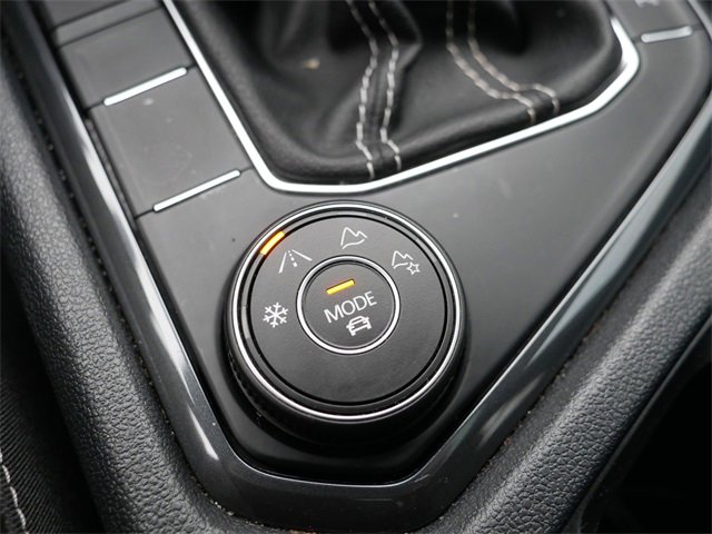 Used 2022 Volkswagen Tiguan SEL R-Line image 32