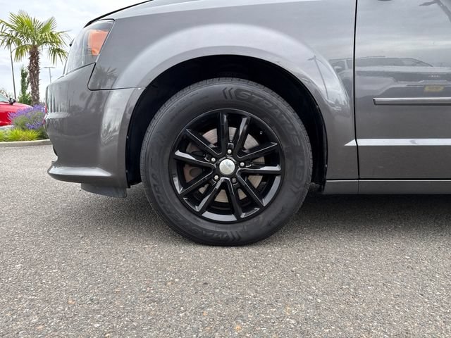 Used 2016 Dodge Grand Caravan SXT FWD image 26