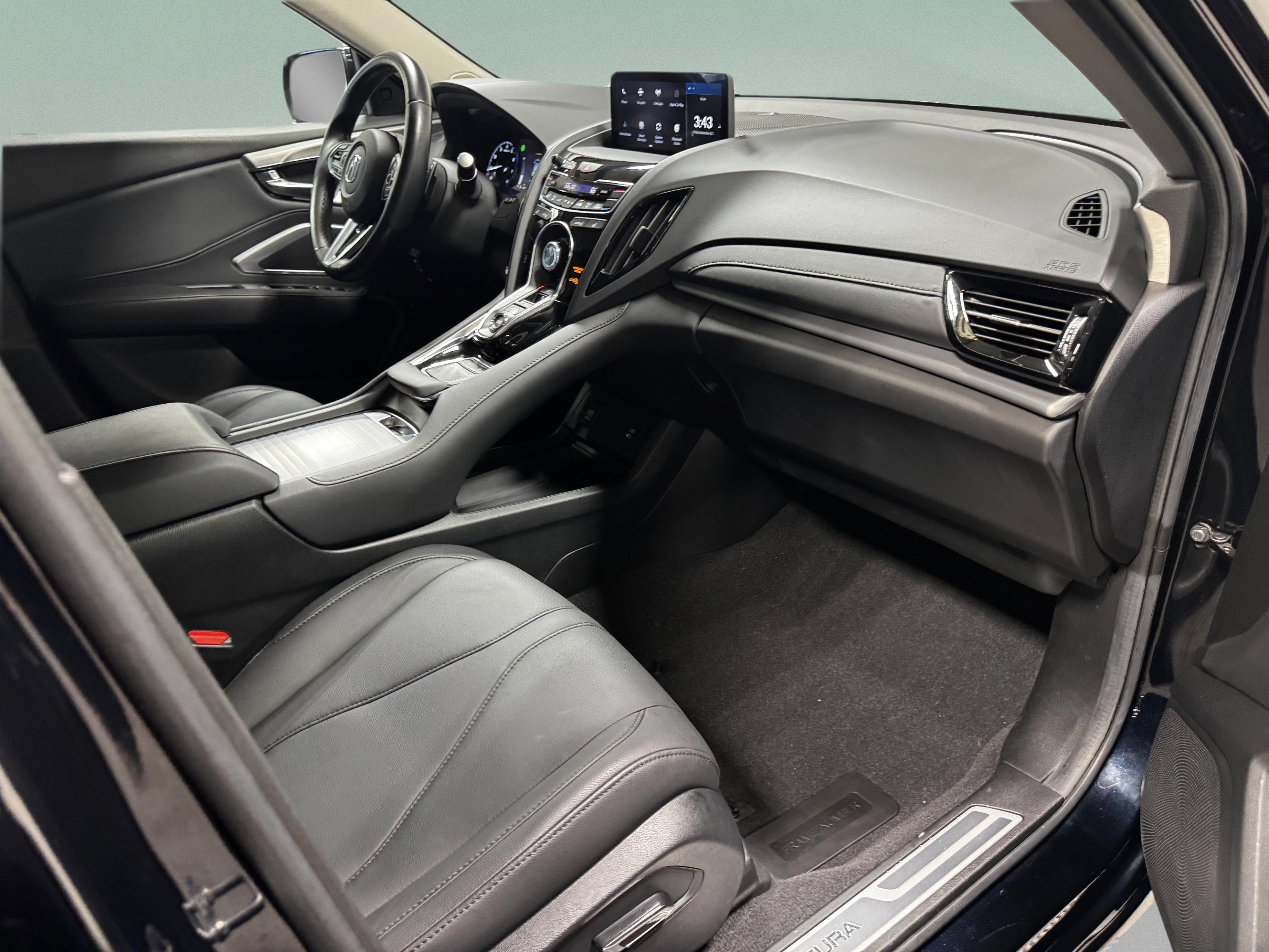 Used 2024 Acura RDX SH-AWD image 11