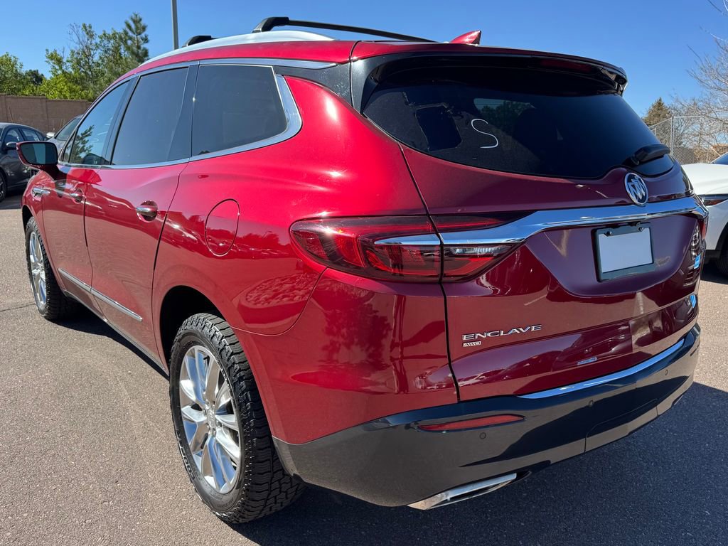 Used 2020 Buick Enclave Premium w/ Sun and Sites Package AWD/4WD image 4
