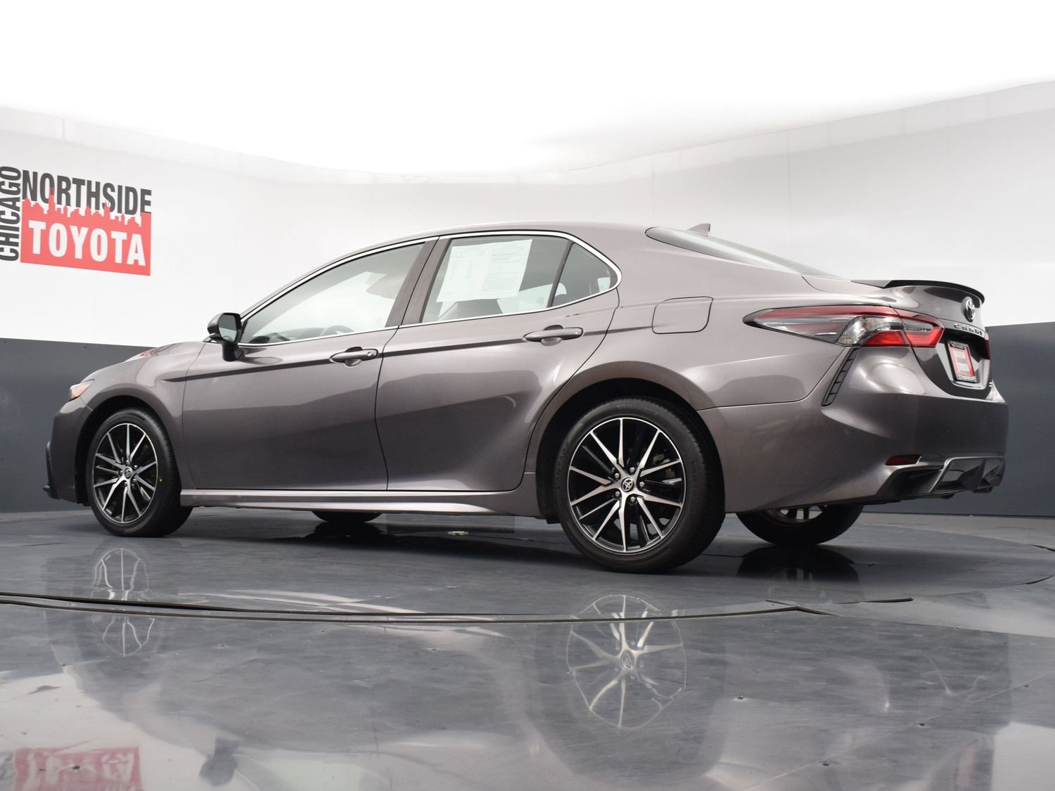 Used 2024 Toyota Camry SE FWD image 25