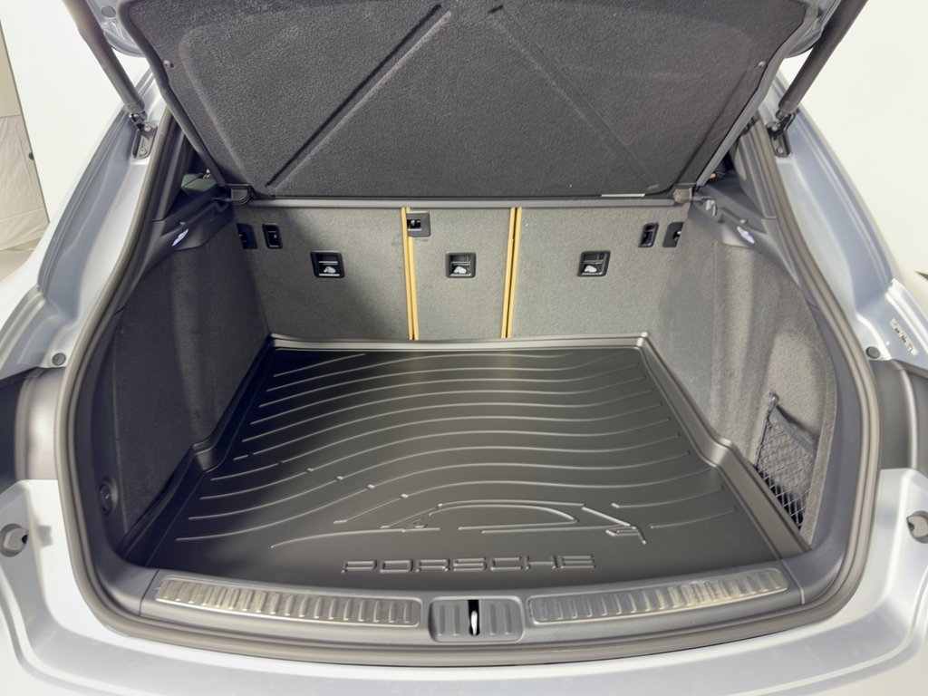 New 2026 Porsche Macan AWD/4WD image 28