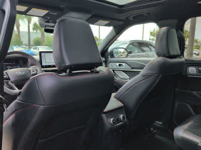 Used 2025 Ford Explorer ST AWD/4WD image 18