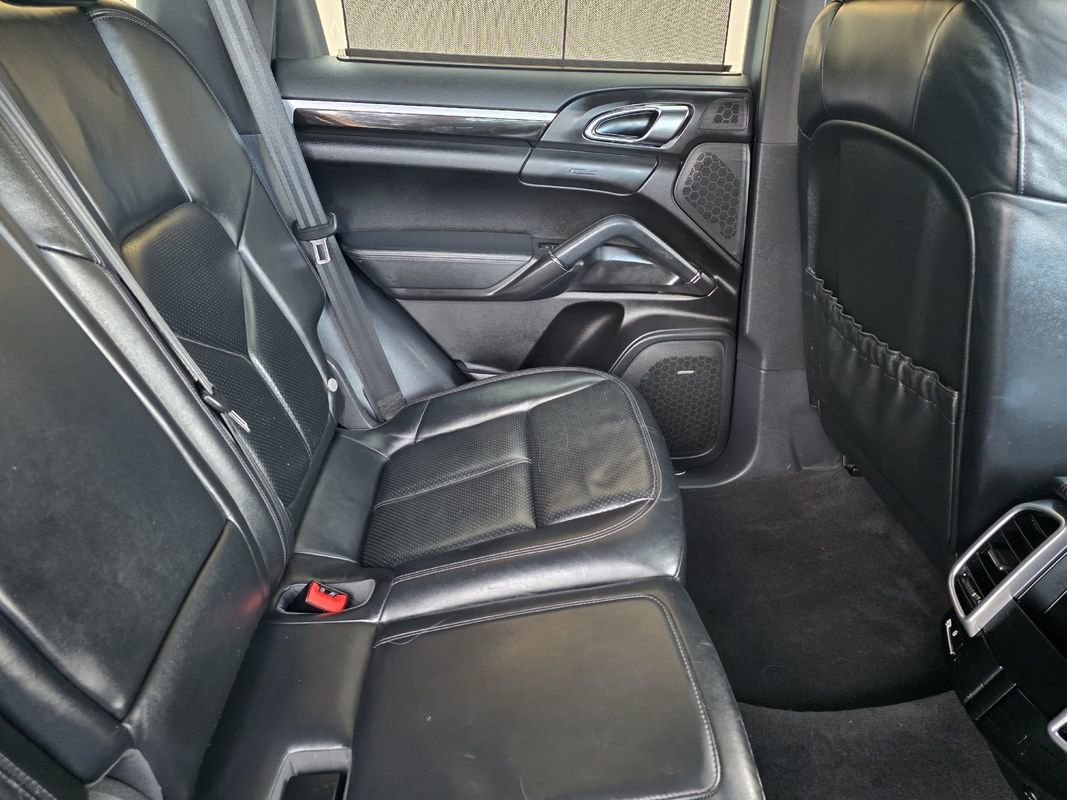Used 2012 Porsche Cayenne S image 33