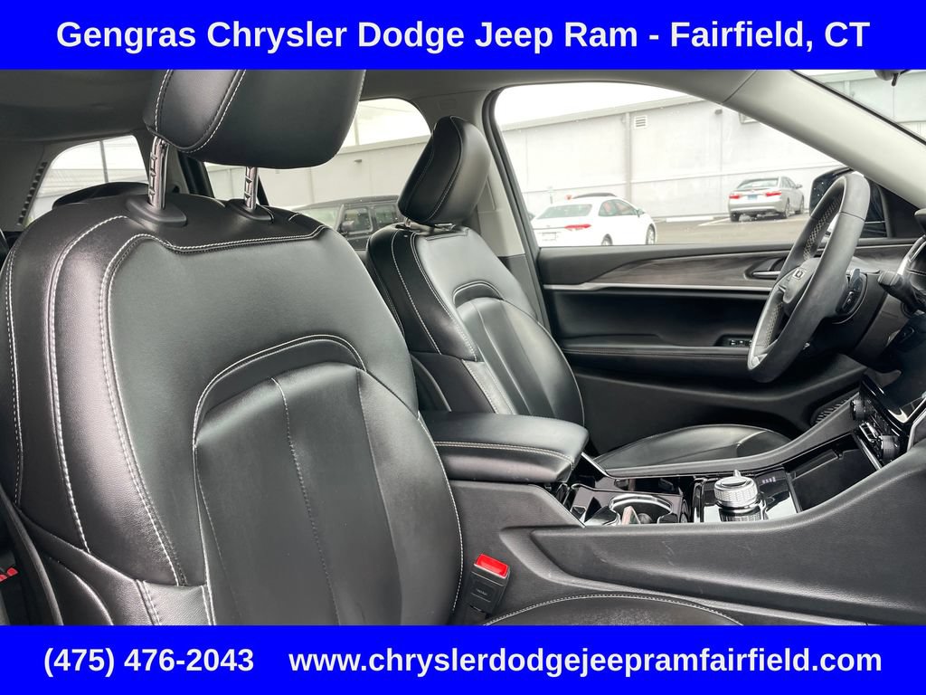 Certified 2023 Jeep Grand Cherokee Limited AWD/4WD image 15