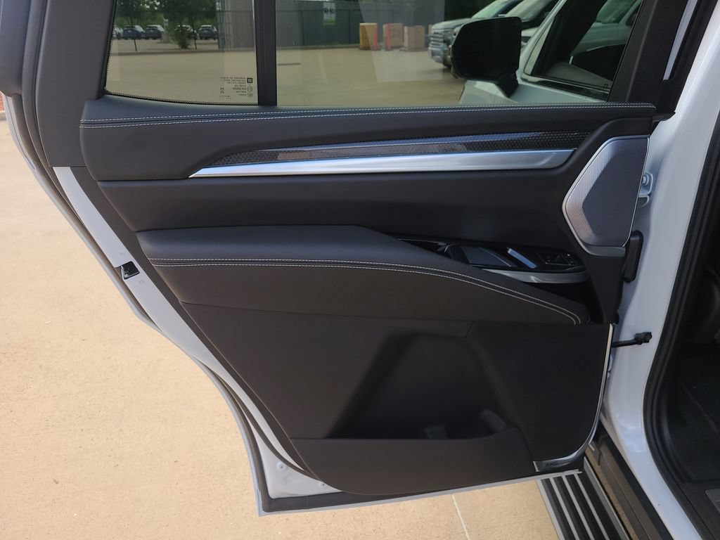 Used 2026 Cadillac Escalade V w/ LPO, ONYX Package AWD/4WD image 15