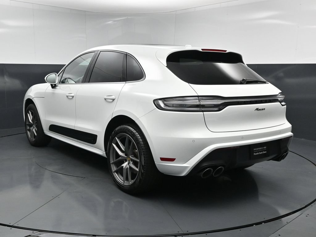 Certified 2025 Porsche Macan AWD/4WD image 9