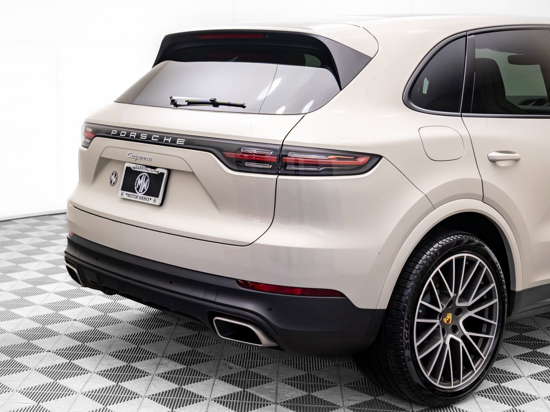 Certified 2023 Porsche Cayenne image 33