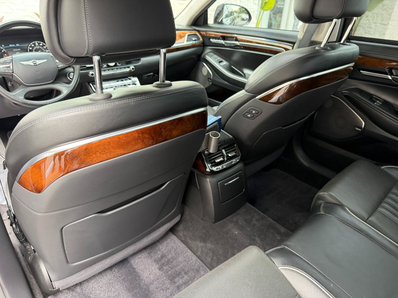 Used 2017 Genesis G90 3.3T Premium RWD image 43