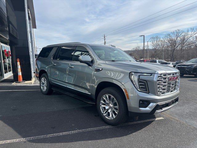 New 2026 GMC Yukon XL Denali AWD/4WD image 4