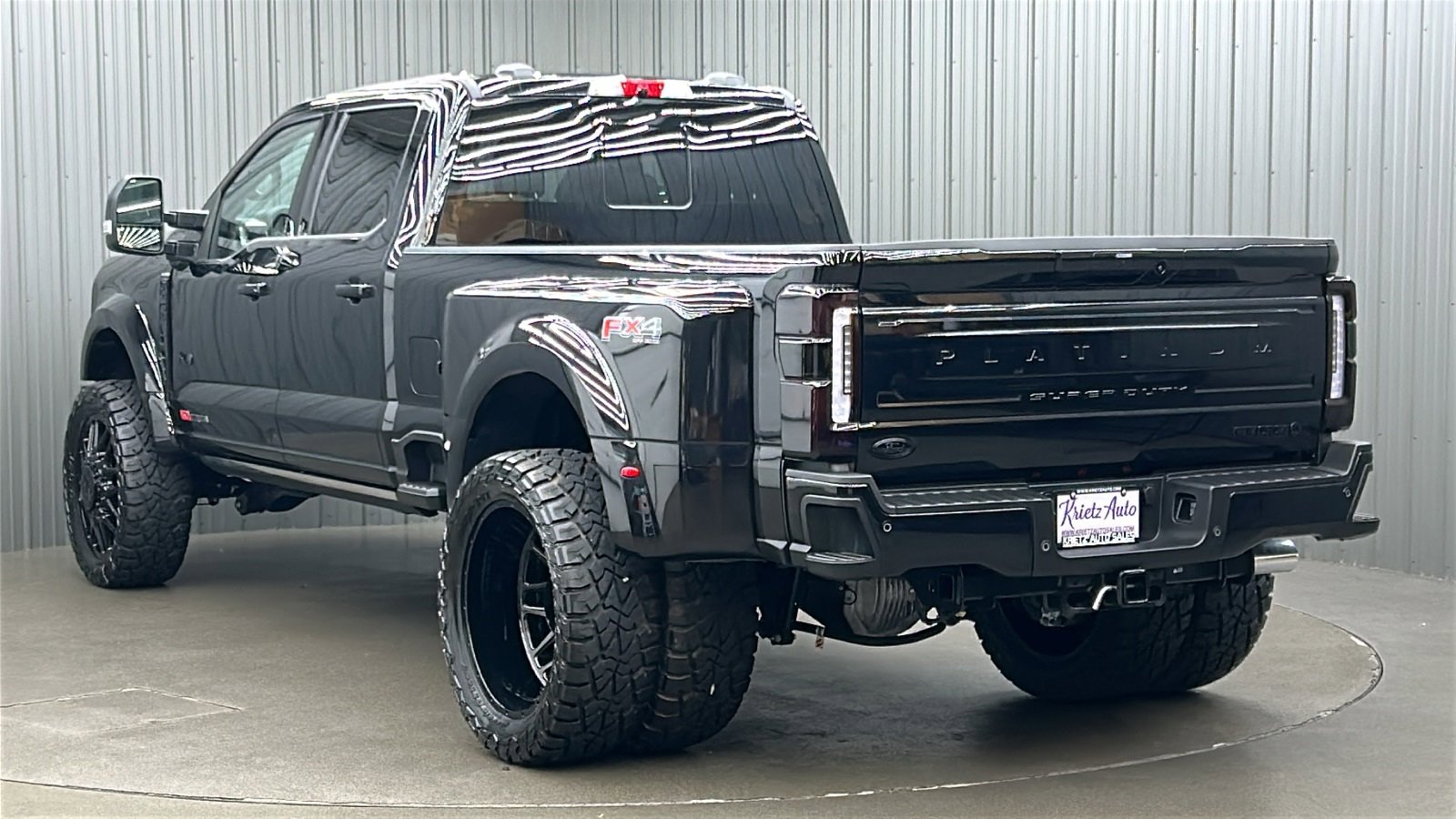 Used 2025 Ford F450 Platinum w/ Platinum Plus Package image 3