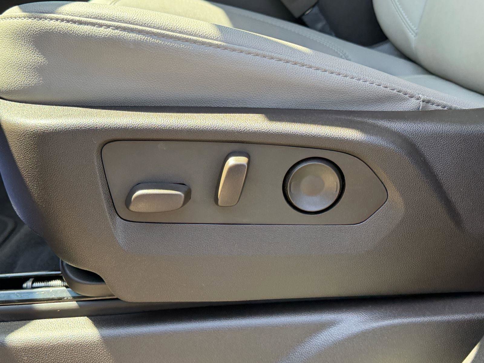 Used 2024 Chevrolet Tahoe LT image 25