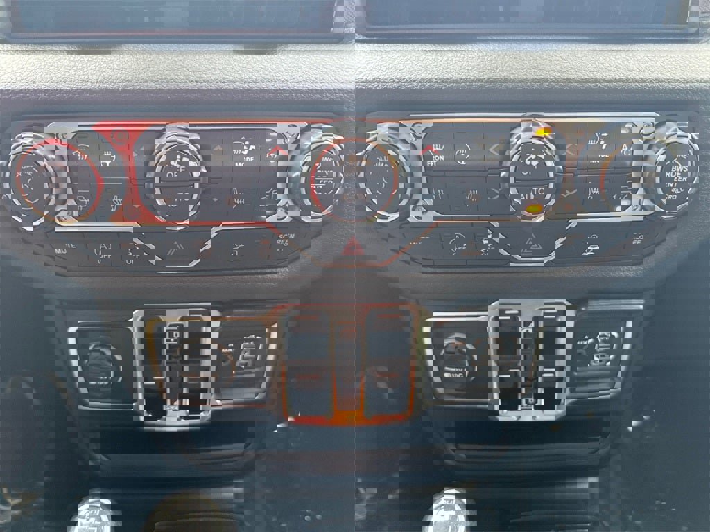 New 2025 Jeep Gladiator Sport image 25