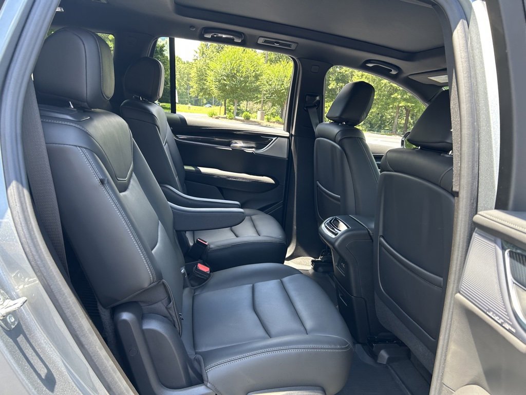Used 2024 Cadillac XT6 Sport w/ Technology Package image 51