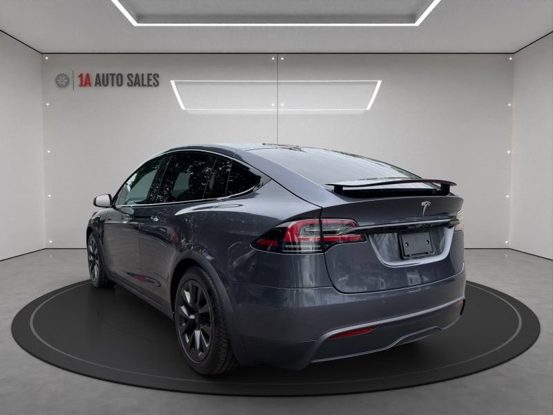 Used 2023 Tesla Model X AWD/4WD image 3