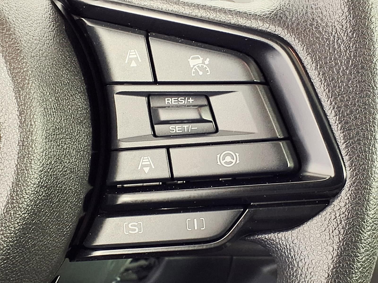 Used 2025 Subaru Crosstrek 2.0i Premium image 17