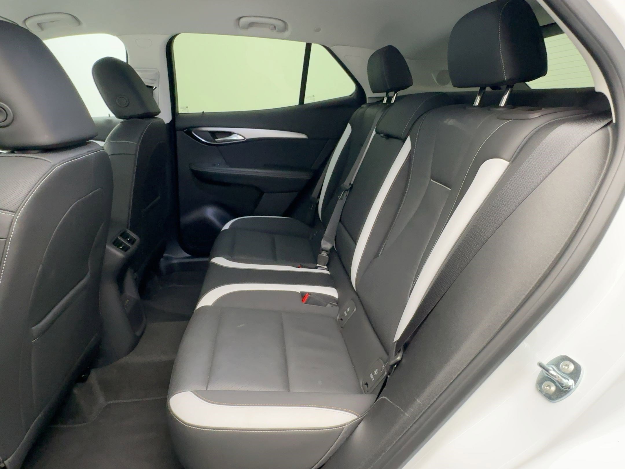 Certified 2025 Buick Envision Sport Touring image 57