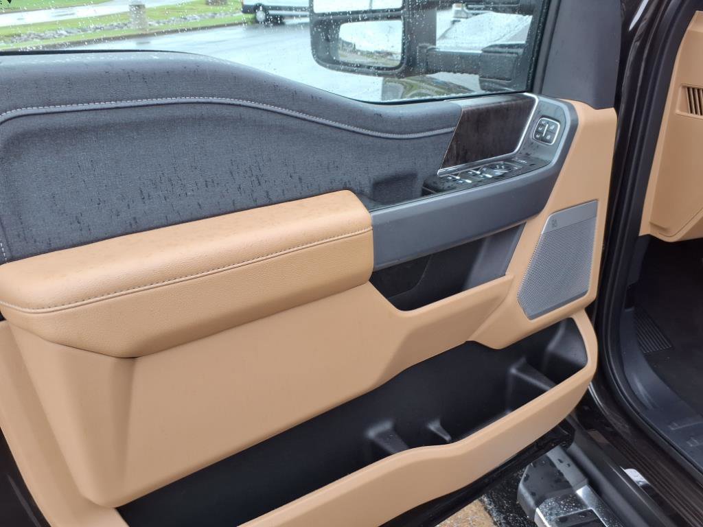 Used 2024 Ford F250 Lariat w/ Chrome Package image 11