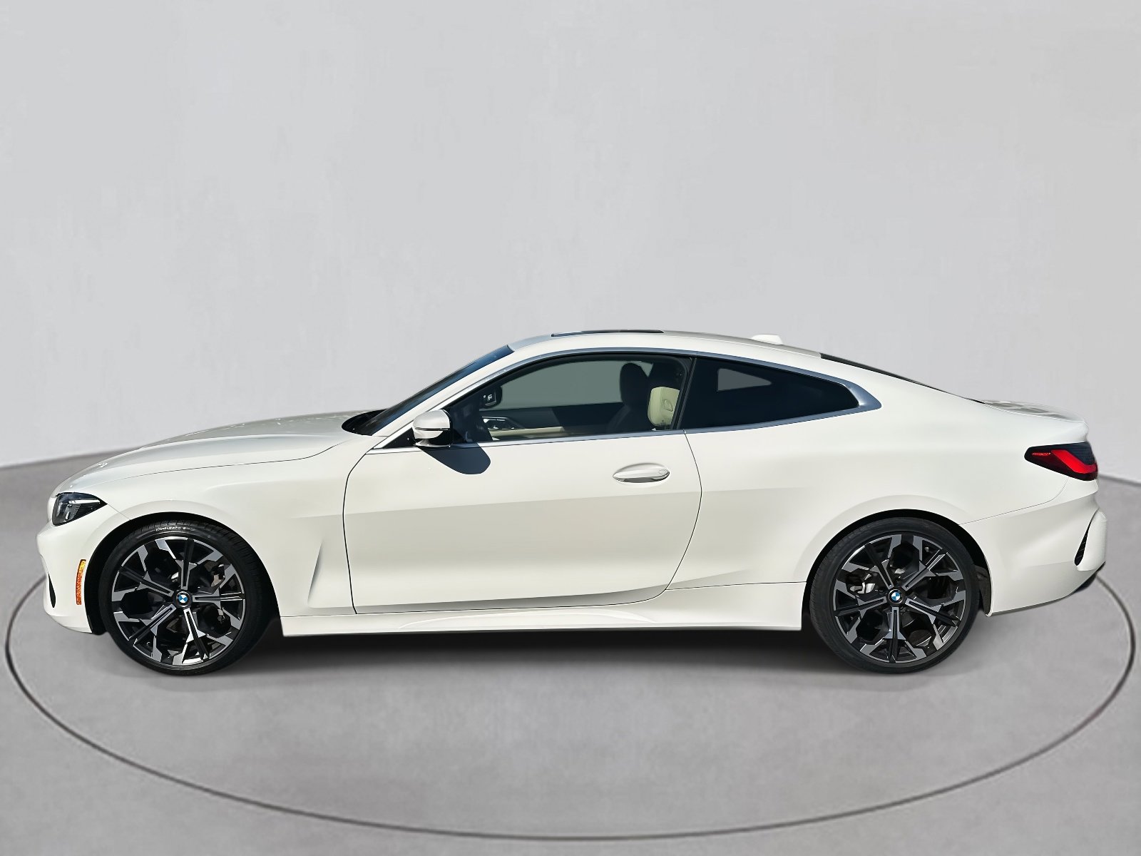 Used 2025 BMW 430i Coupe w/ Premium Package image 2