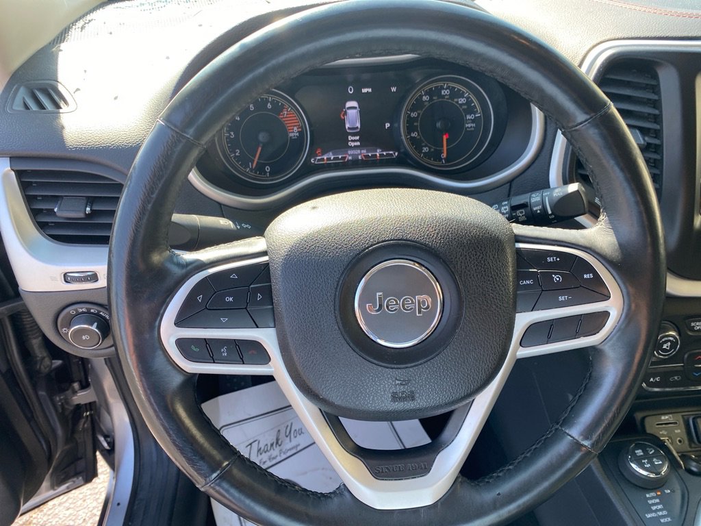 Used 2018 Jeep Cherokee Trailhawk w/ Comfort/Convenience Group image 12
