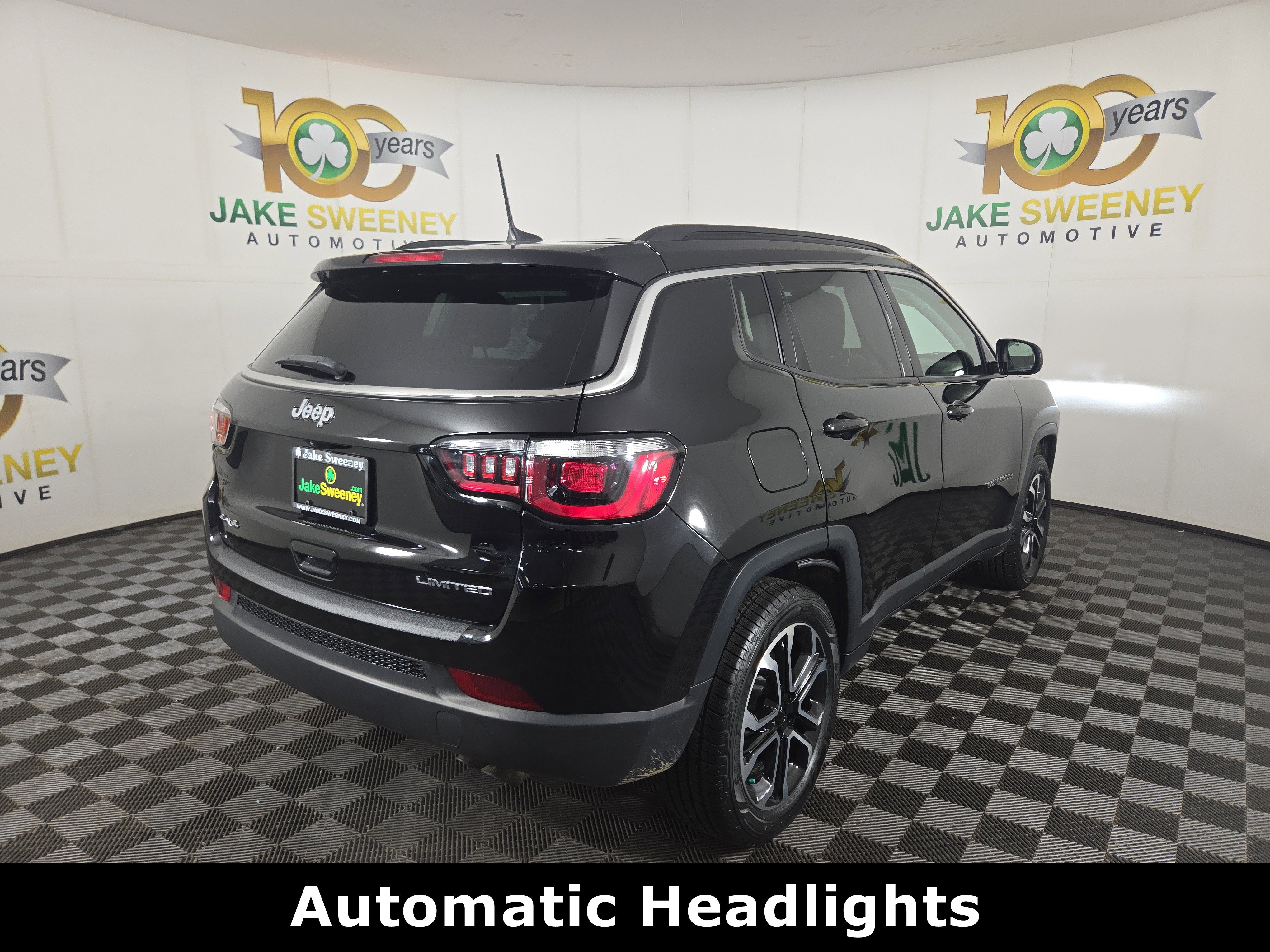 Used 2022 Jeep Compass Limited image 9