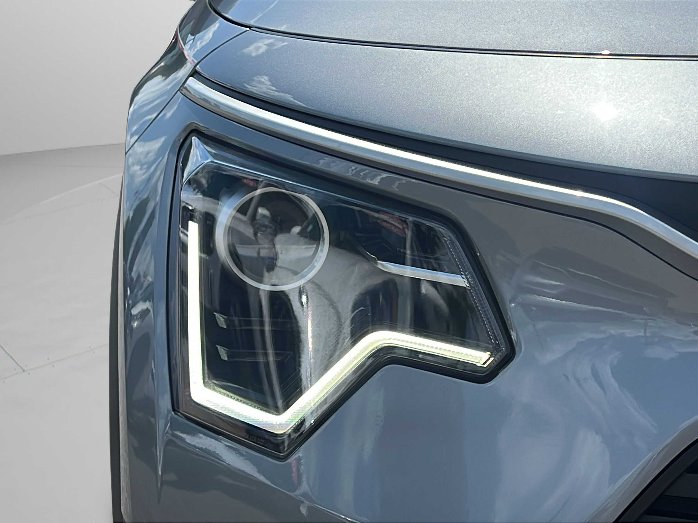 Certified 2024 Kia Niro LX FWD image 21