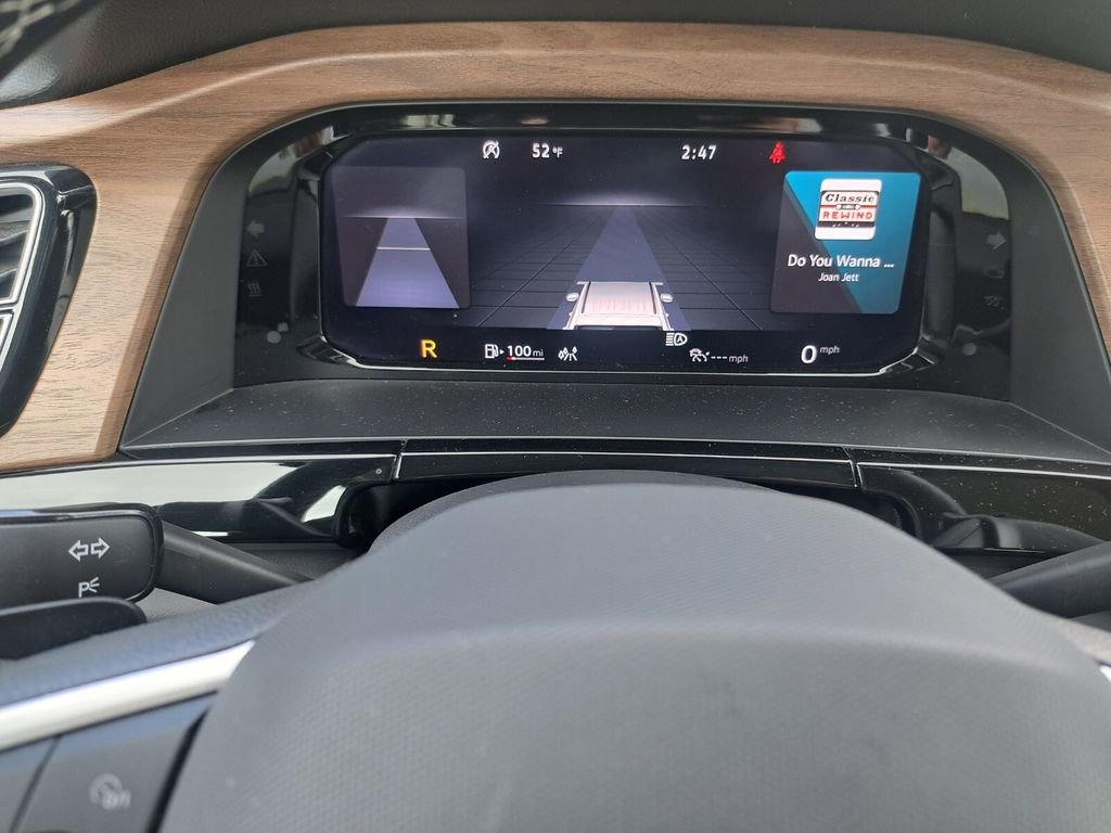 Used 2025 Volkswagen Atlas SE image 12