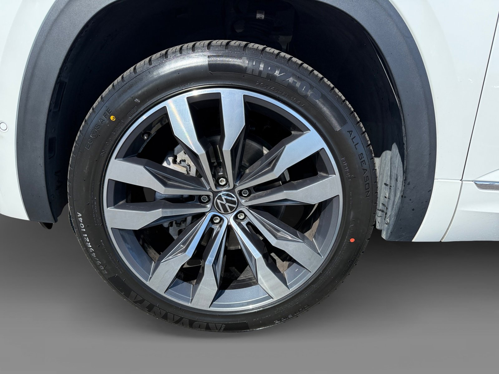 Used 2023 Volkswagen Atlas SEL Premium image 9