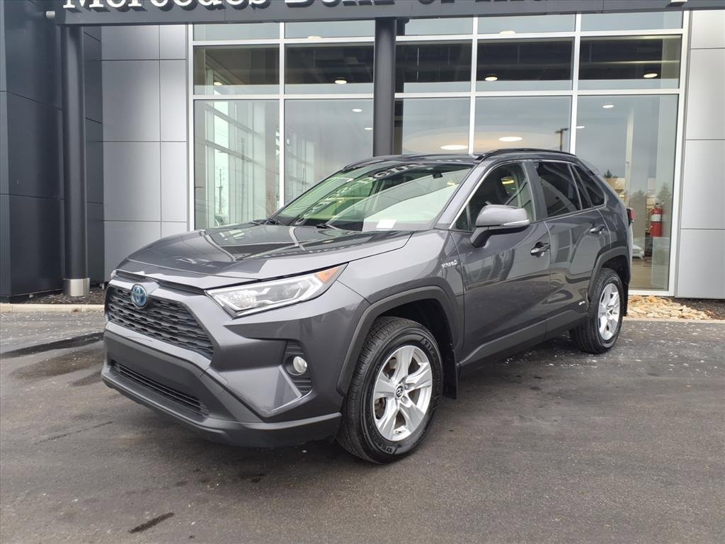 Used 2019 Toyota RAV4 XLE image 2