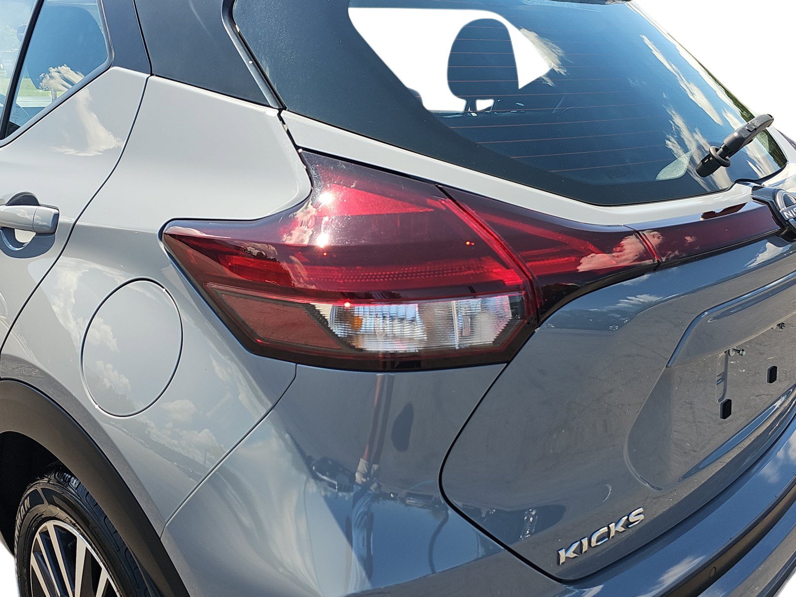 Used 2023 Nissan Kicks SV FWD image 29