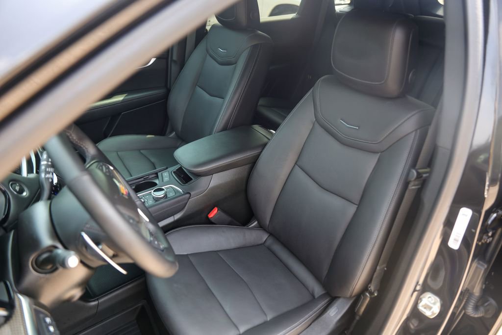 Certified 2024 Cadillac XT5 Sportv w/ Technology Package AWD/4WD image 7