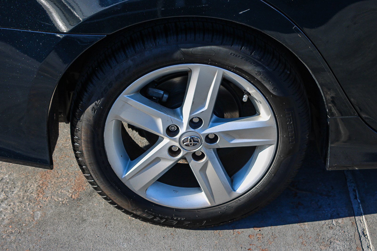 Used 2014 Toyota Camry SE image 12