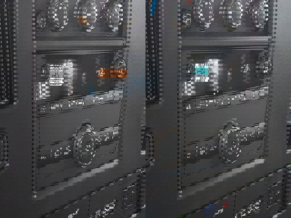 New 2025 Chevrolet Express 3500 w/ Driver Convenience Package image 12