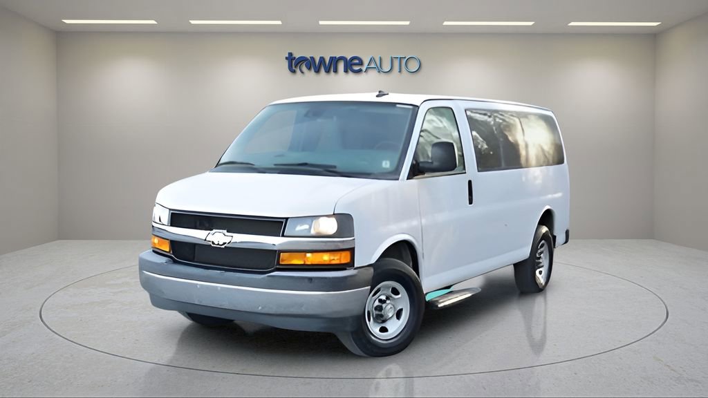 Used 2021 Chevrolet Express 3500 LT w/ LT Preferred Equipment Group RWD image 10