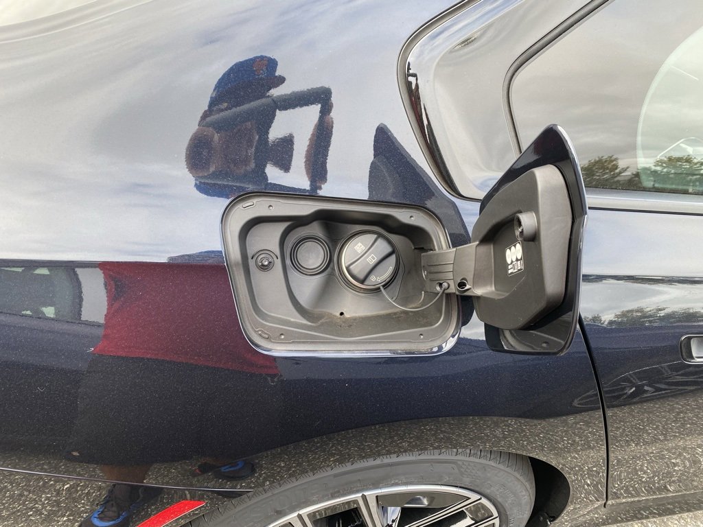 New 2026 BMW 750e xDrive image 18