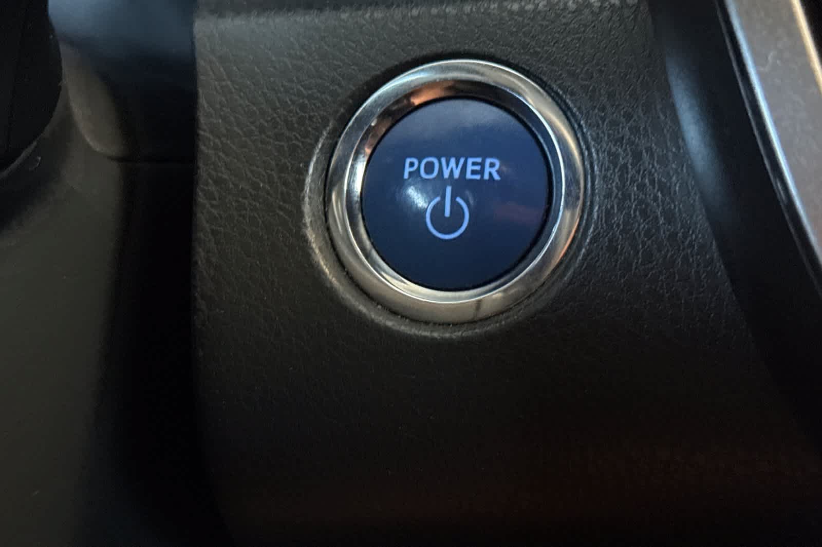 Used 2020 Toyota Camry LE w/ Preferred Accessory Package FWD image 23