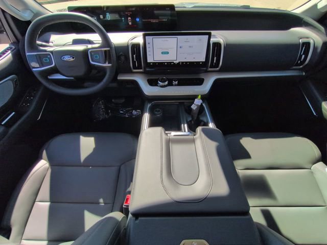 New 2026 Ford Expedition Active image 15