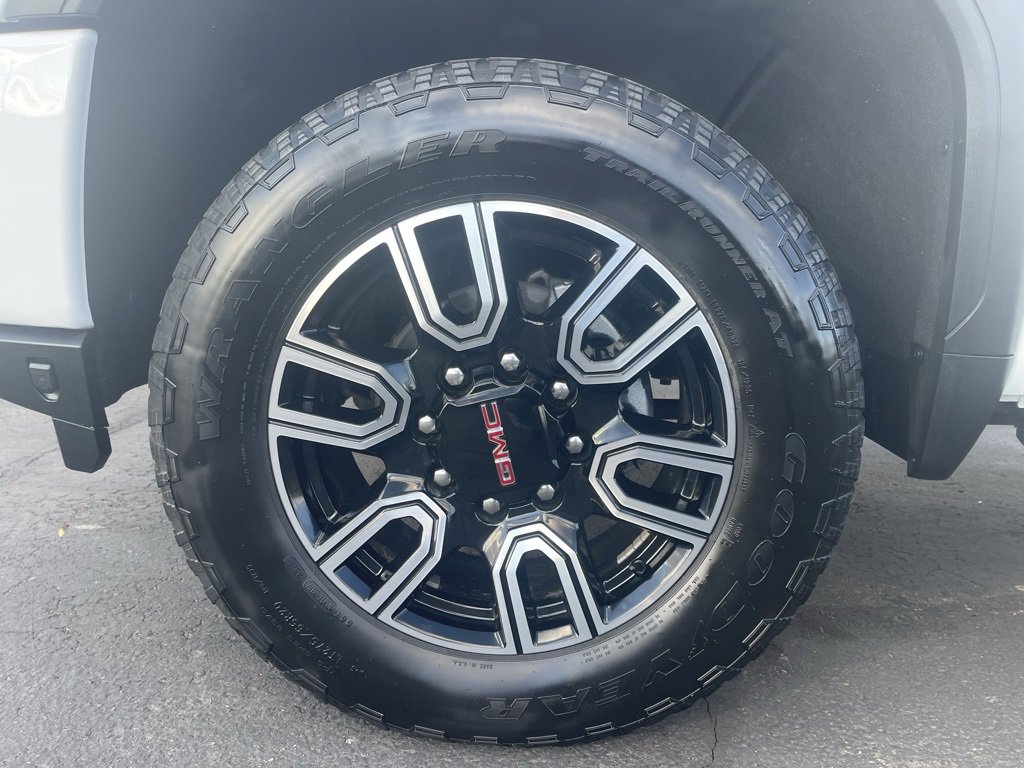 Used 2021 GMC Sierra 2500 AT4 w/ AT4 Premium Plus Package image 13