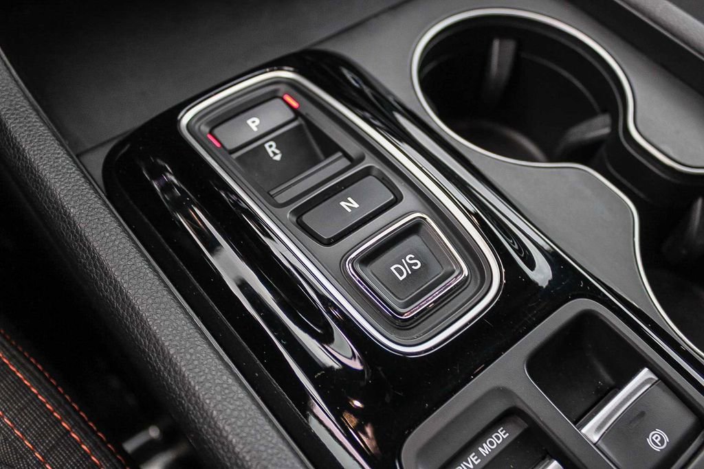 Used 2025 Honda Pilot Sport image 21