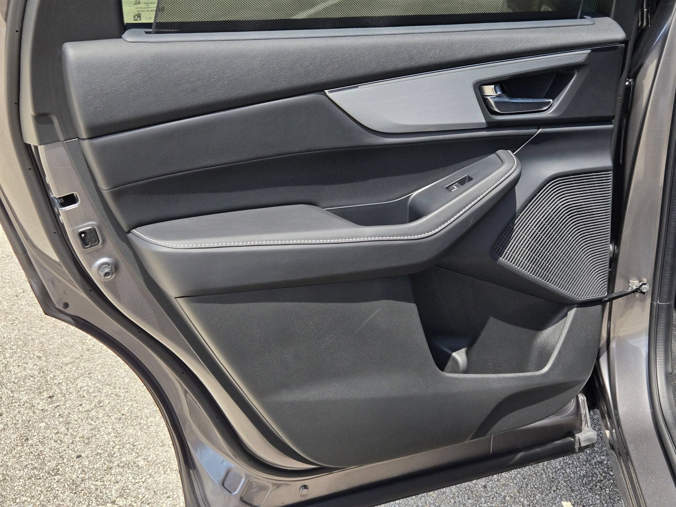 Used 2024 Acura MDX SH-AWD w/ Technology Package image 16