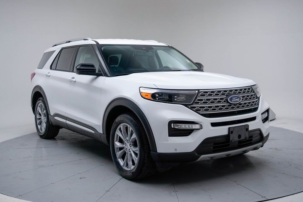 Used 2023 Ford Explorer Limited AWD/4WD image 3