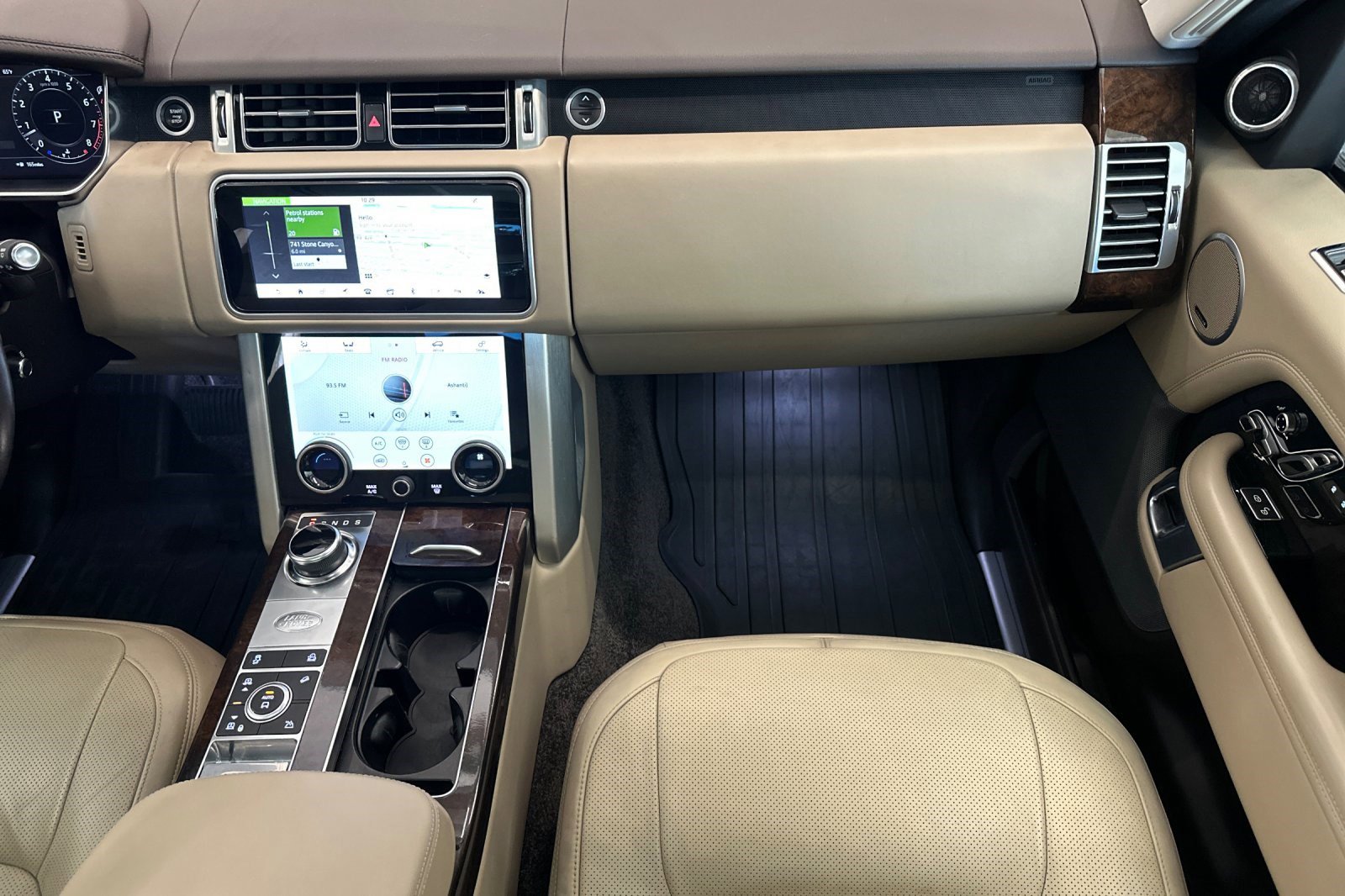 Used 2020 Land Rover Range Rover HSE image 29